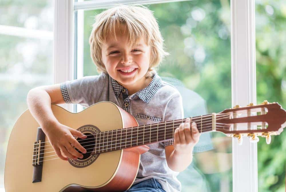 How to Help Kids Build a Routine for Guitar Practice